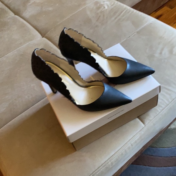 Jessica Simpson Dressy pump, laser cut detail - Picture 4 of 6